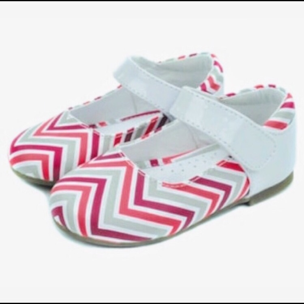 New Me in Mind White Mary Jane chevron girl shoes